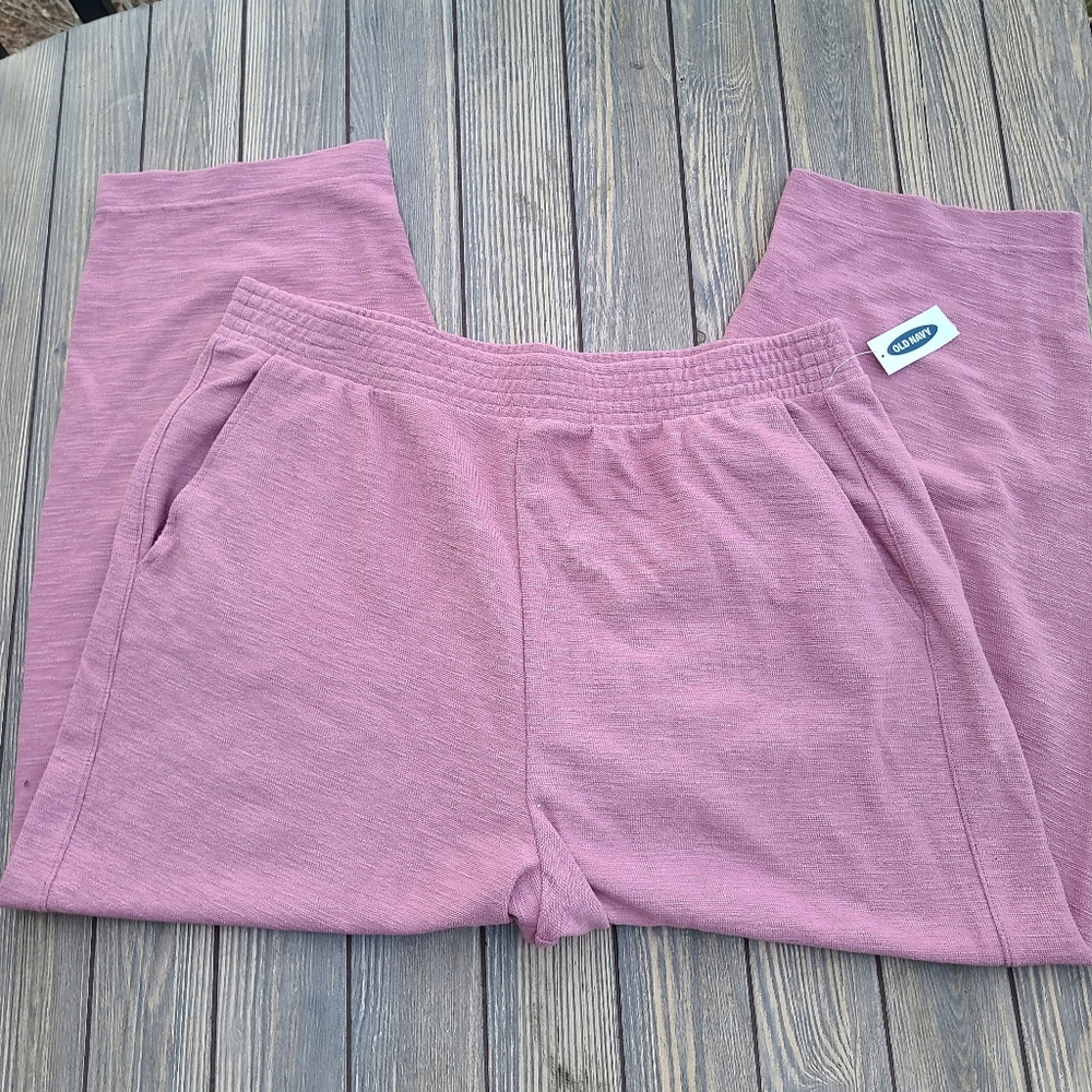 Old Navy Pink Crop Pants